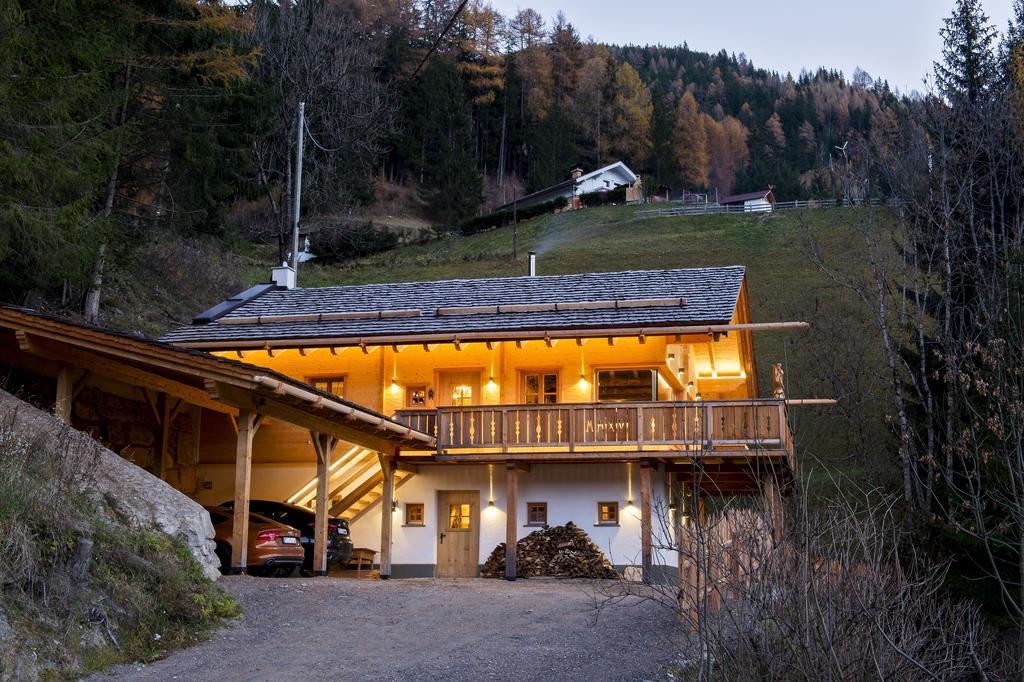 Wuidererhuettn, Charlet In Alleinlage Mit Freistehendem Saunahaus Großkirchheim Esterno foto